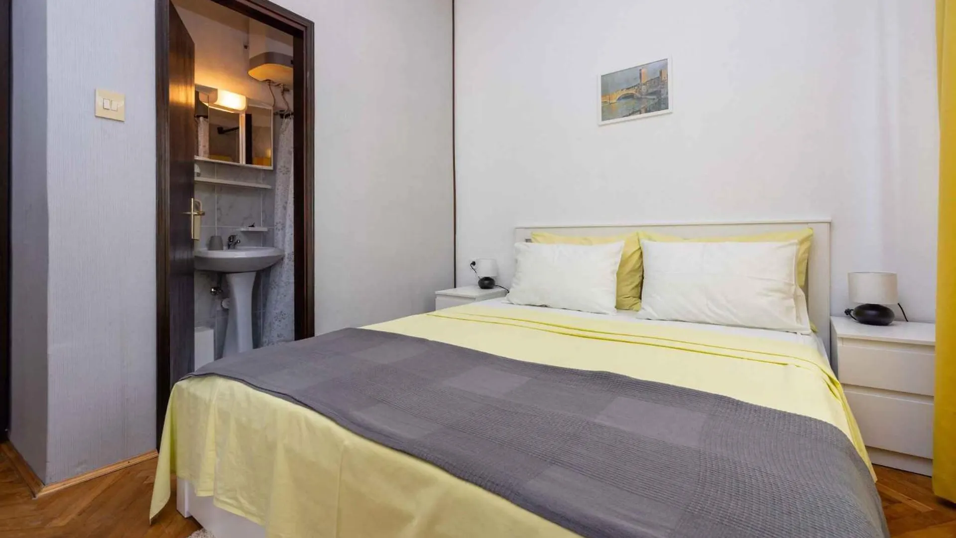 Apartment In Selce 5803