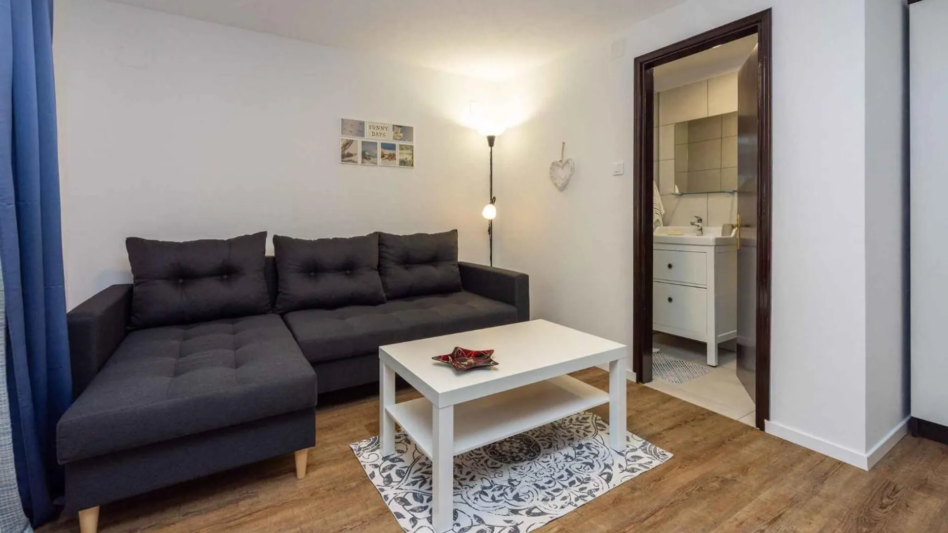 Apartment In Selce 5803
