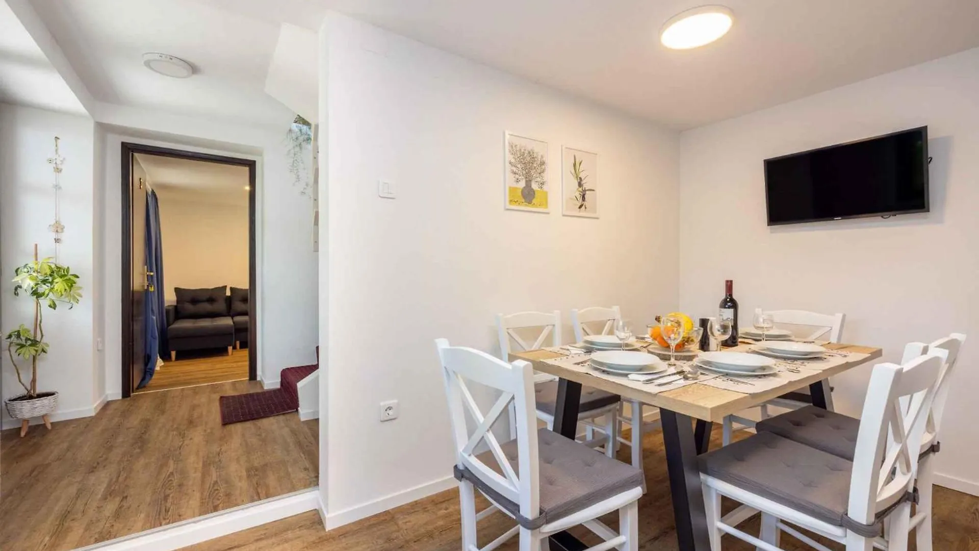 Apartment In Selce 5803