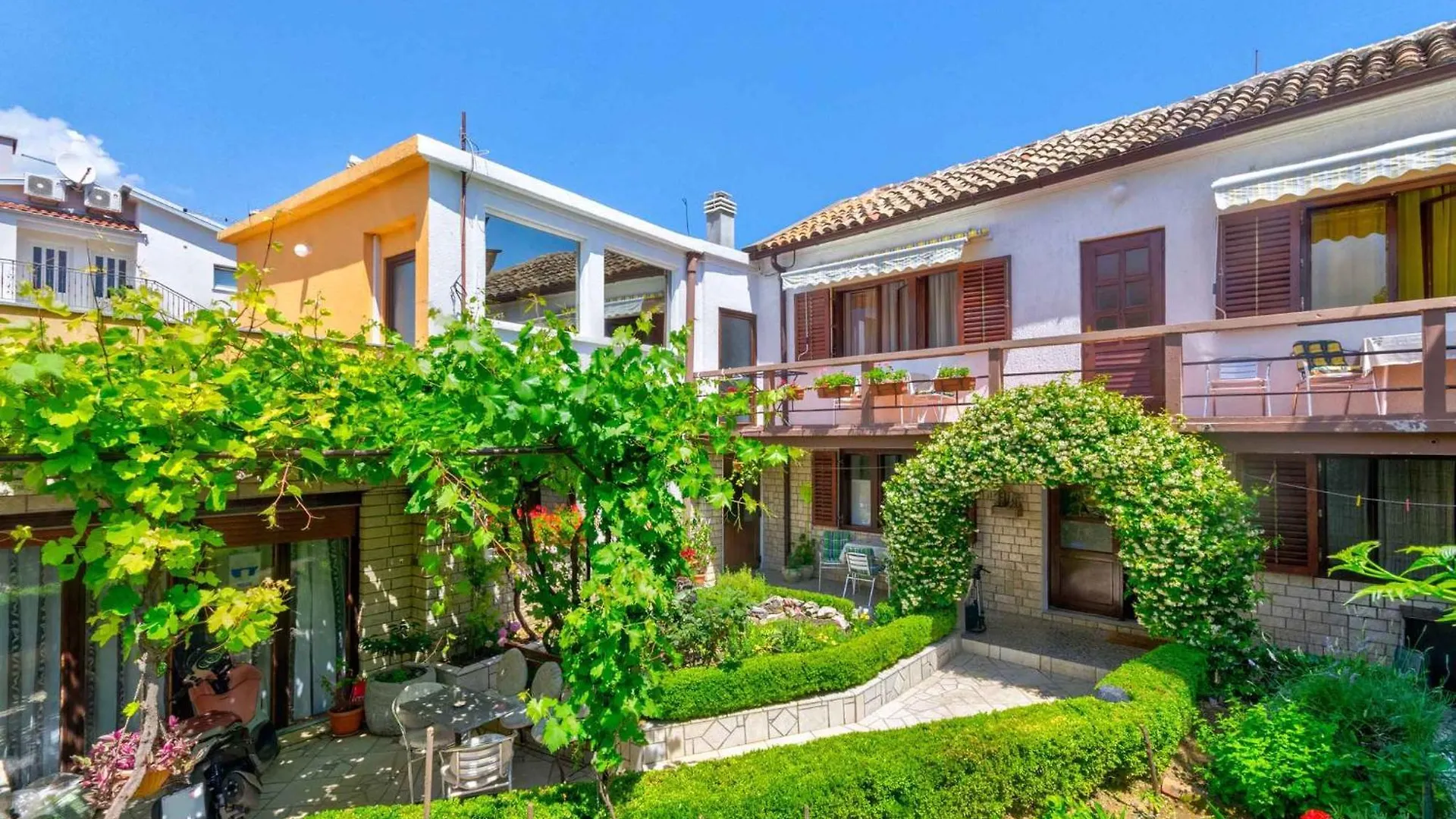 Apartment In Selce 5803