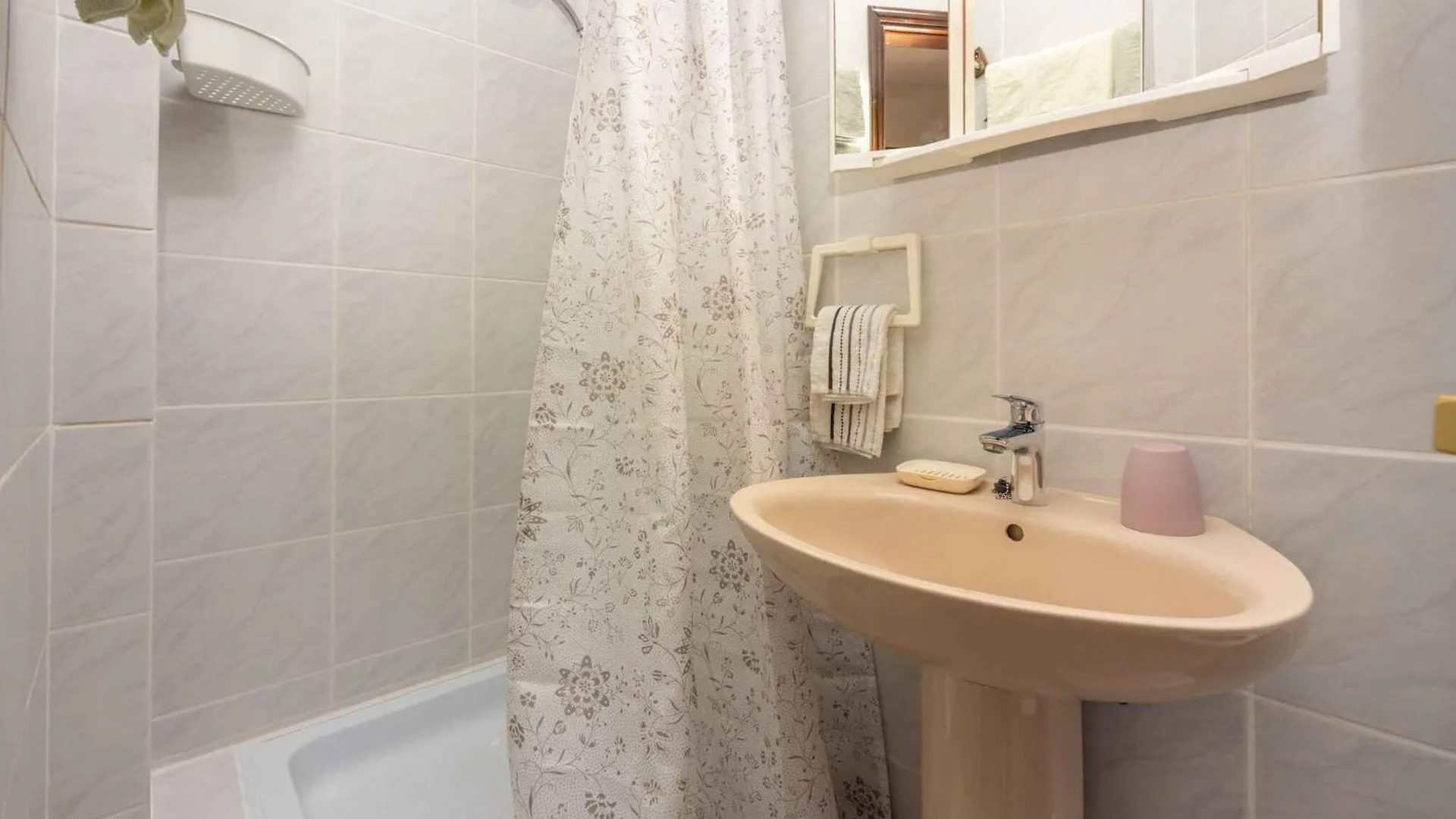 Apartment In Selce 5803