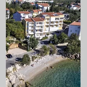 Apartment Rene, Selce