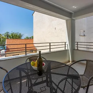 Apartment Luxury Lovorka 1 & 2****, Selce